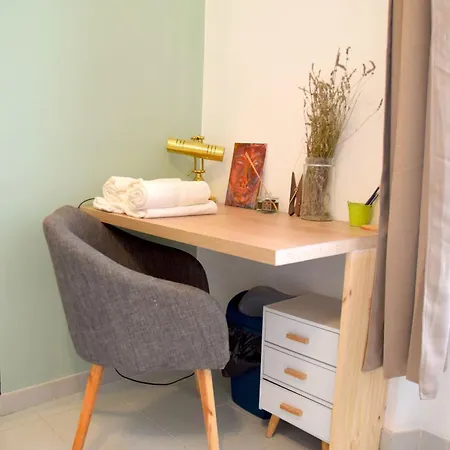 Quartier Chic L L Gare L Tramway ニース